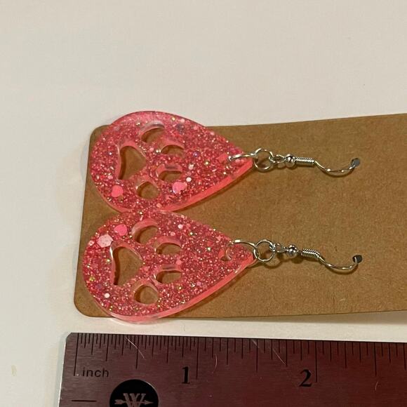 Handmade epoxy resin paw print earrings - bright pink chunky glitter - Picture 4 of 5
